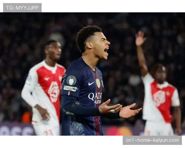 巴黎圣日耳曼防守组织改善明显 两回合仅失两球展现平衡性